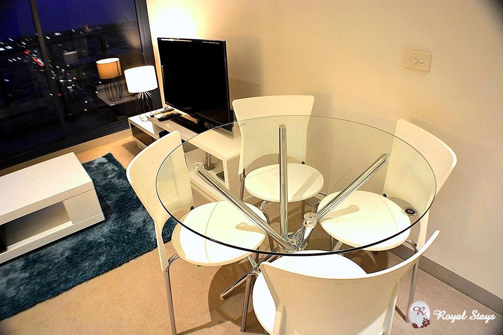 Royal Stays Apartments Melbourne- Southbank Room photo